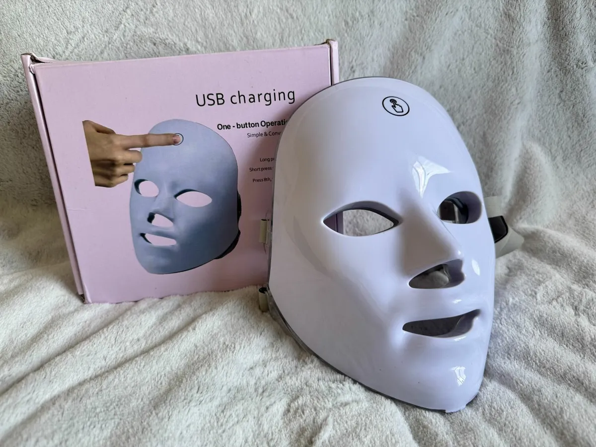LED Face mask - Image 1