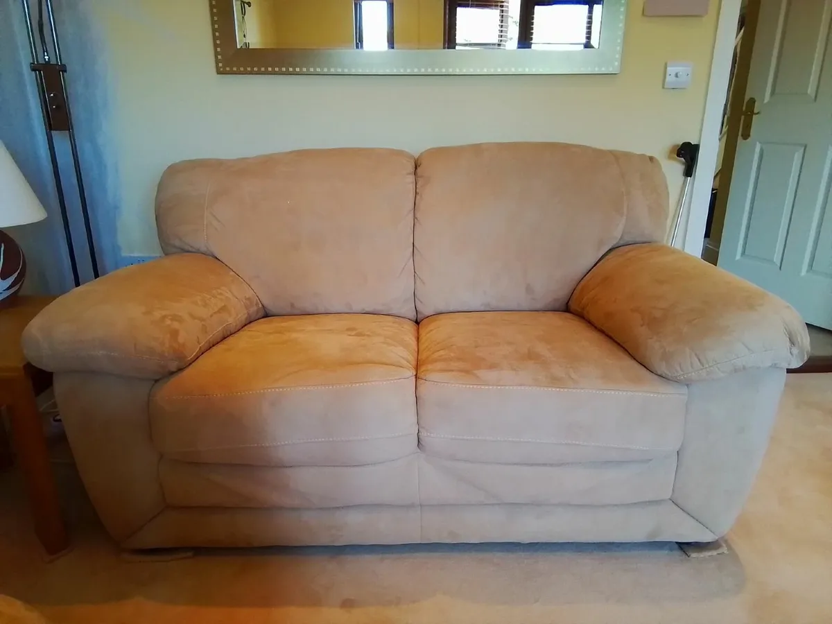2 seater couch and matching single chair - Image 2