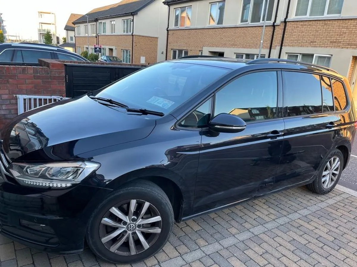 2018 Volkswagen Touran - Image 2