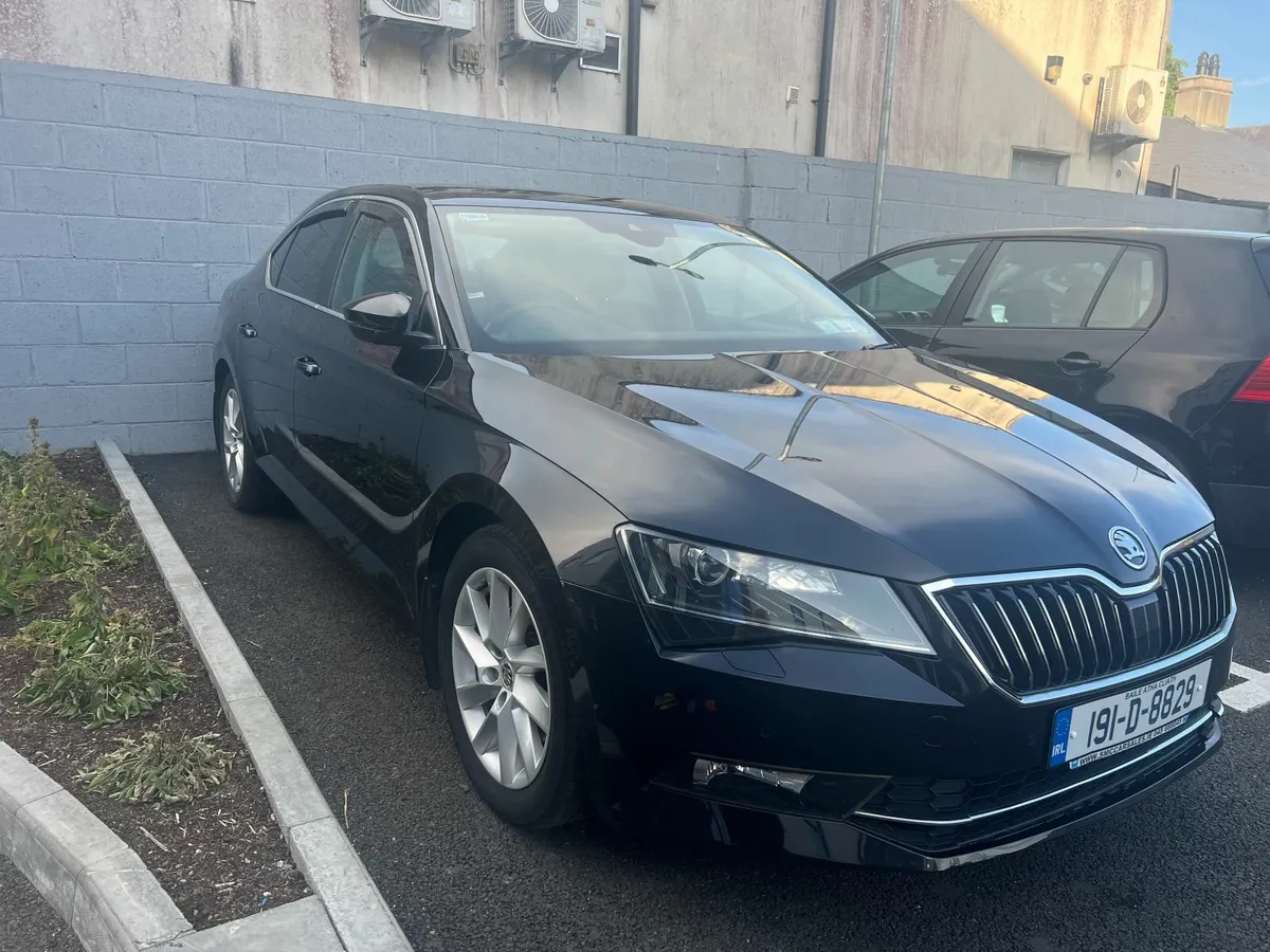 Skoda Superb 2019 - Image 1