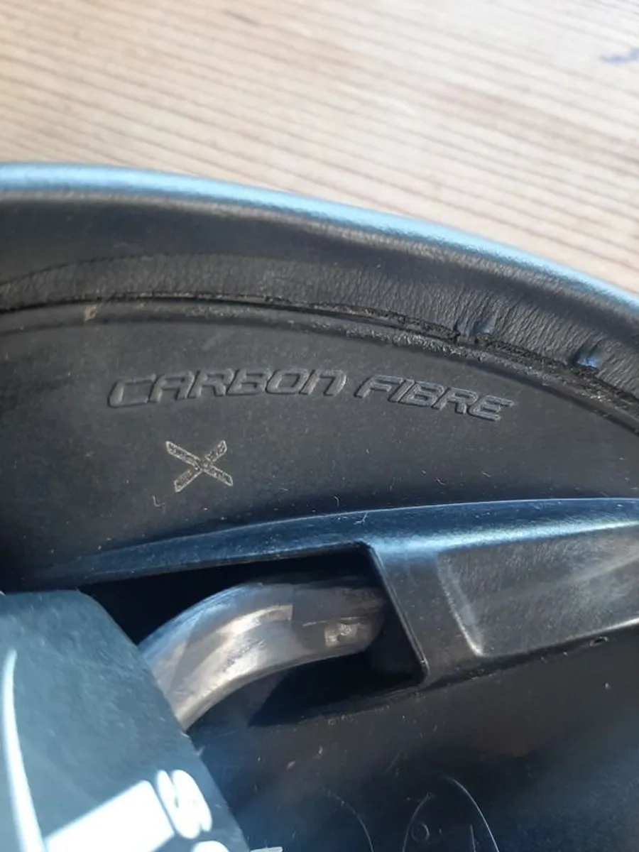 Selle Italia carbon saddle - Image 4