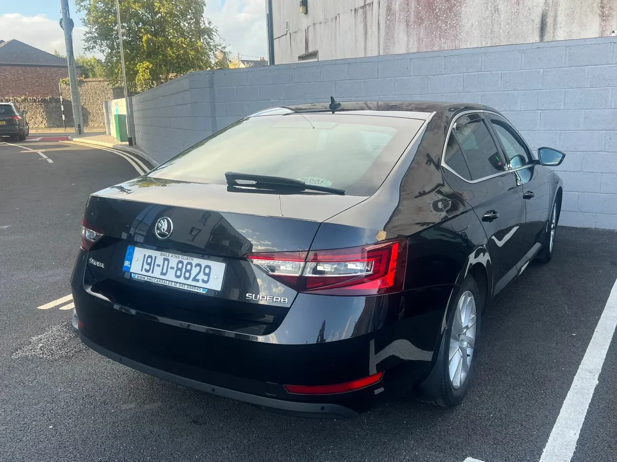 Skoda Superb 2019 - Image 4