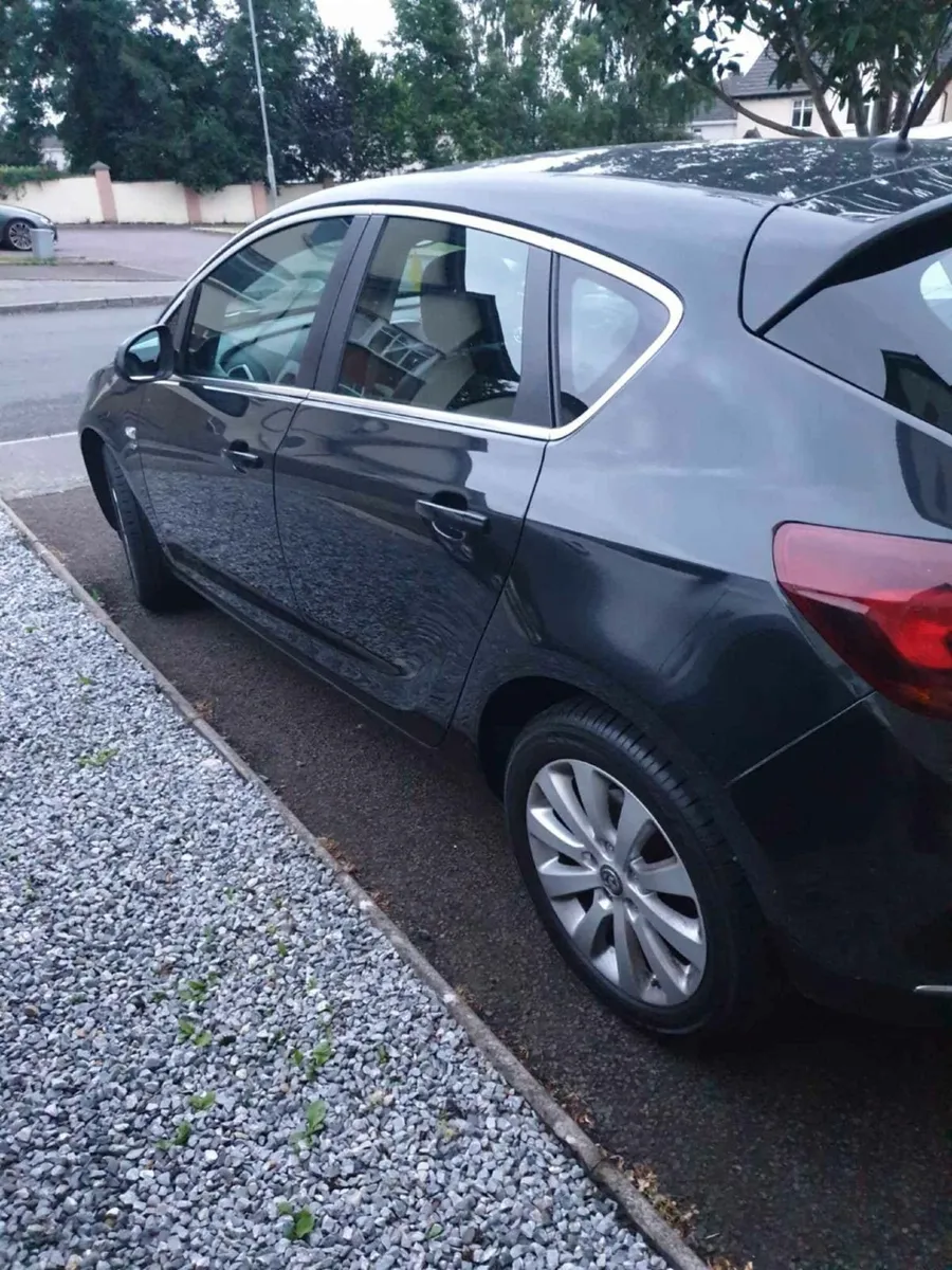 2015 Vauxhall Astra Hatchback 1.6 CDTi 16V ecoFLEX - Image 2