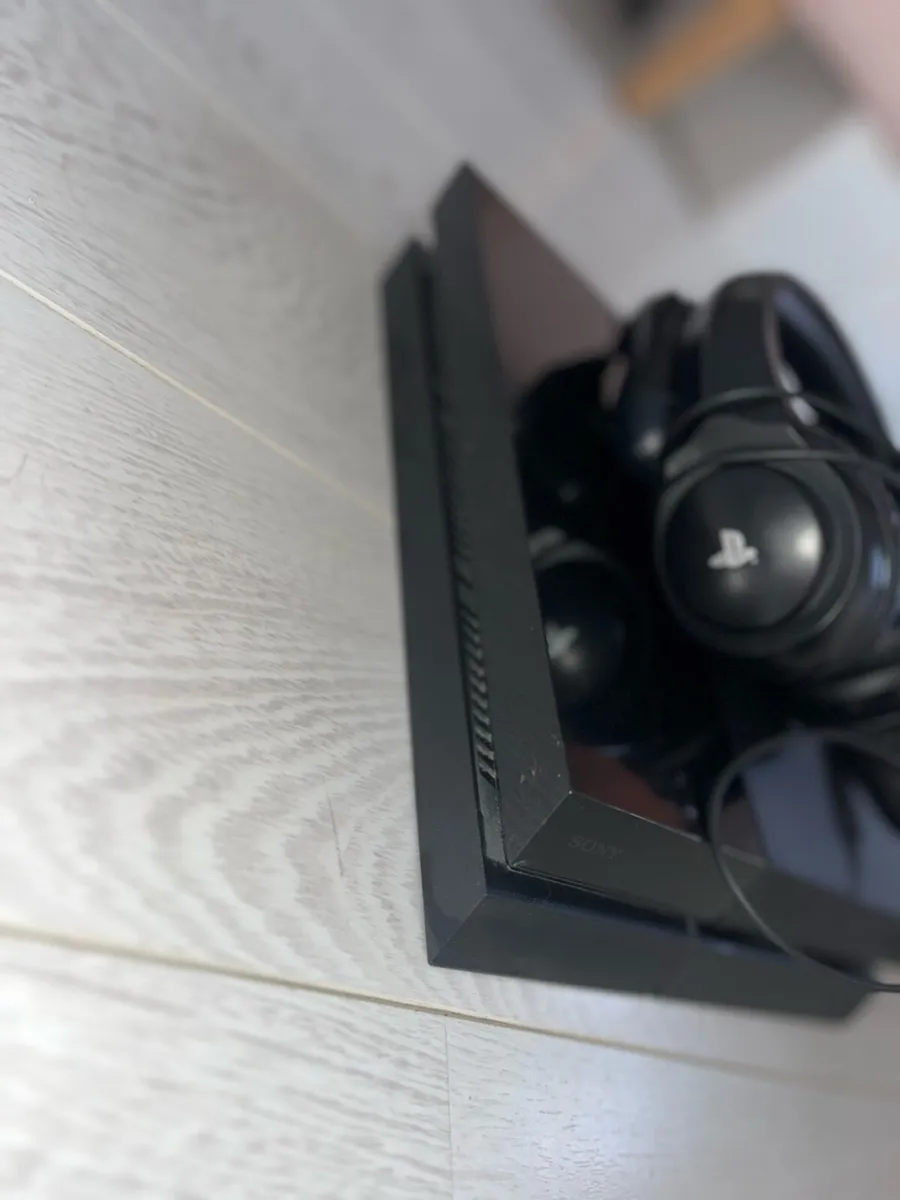 PS4 - Image 2
