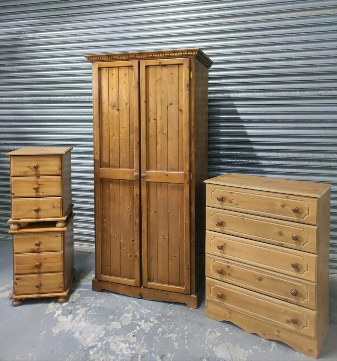 Solid Pine bedroom set *delivery - Image 3