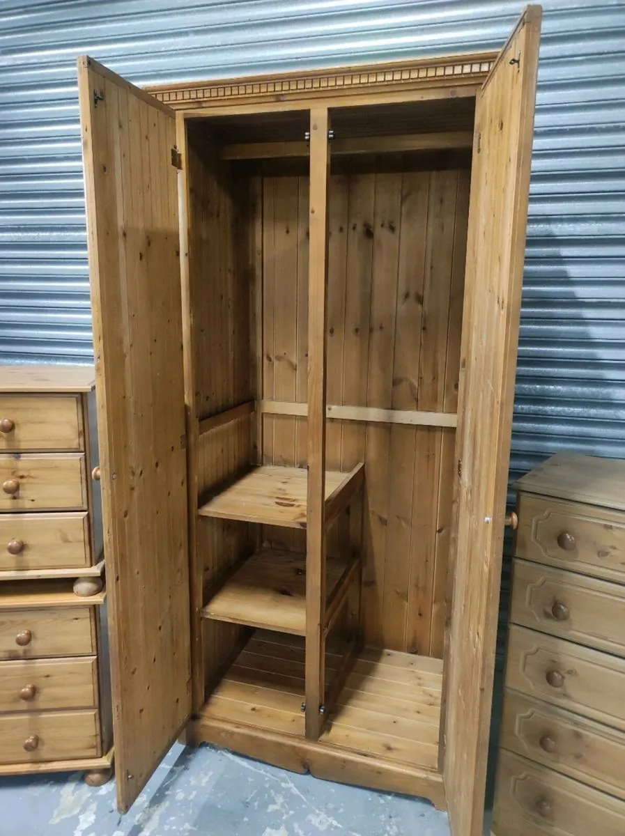 Solid Pine bedroom set *delivery - Image 4