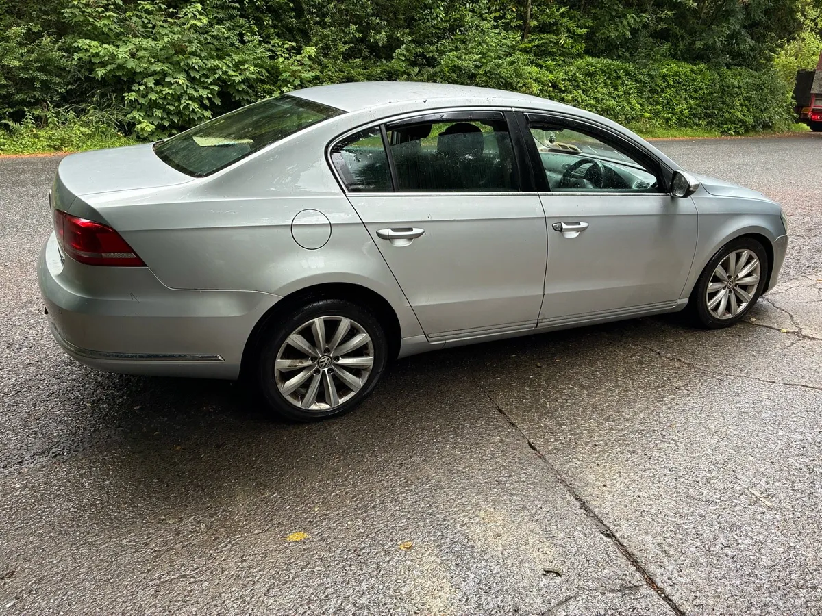 Car - Image 4