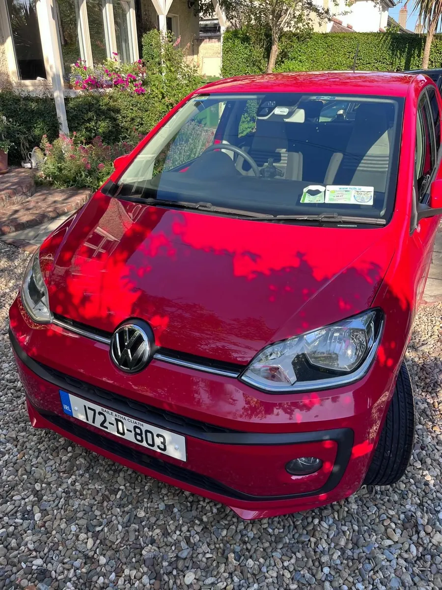 Volkswagen up! 2017 - Image 1