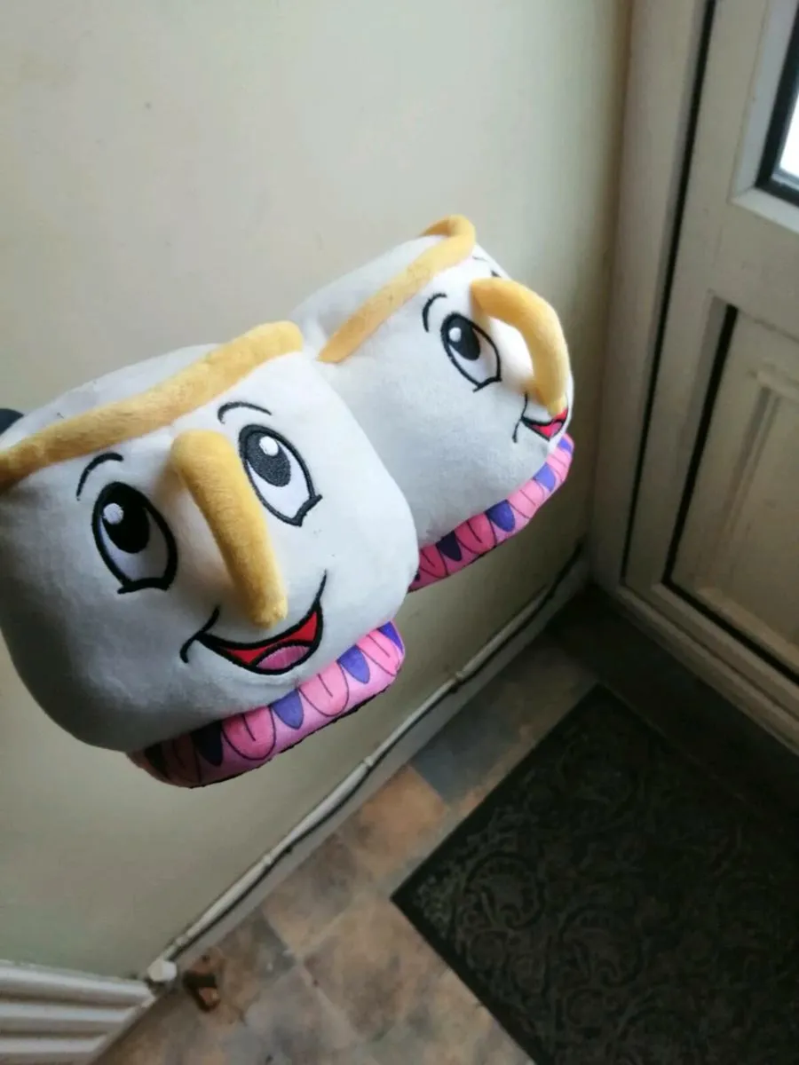 Disney slippers - Image 1