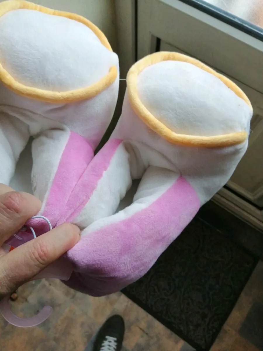 Disney slippers - Image 2