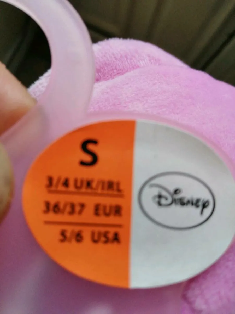 Disney slippers - Image 4