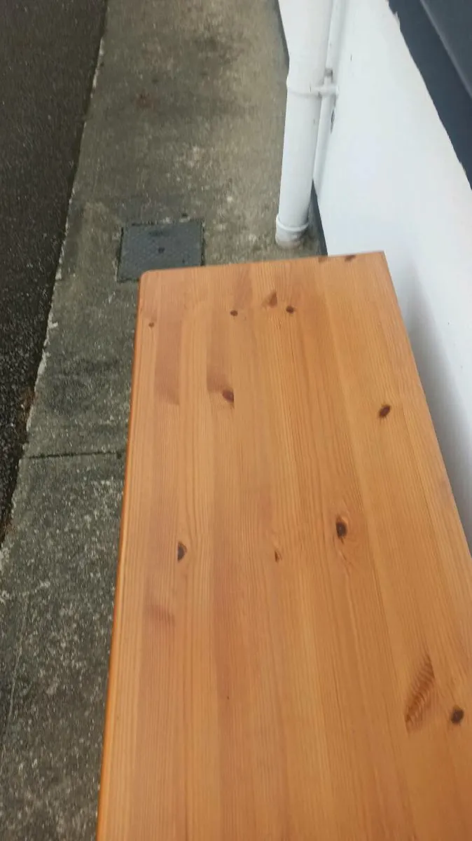 Desk table - Image 1