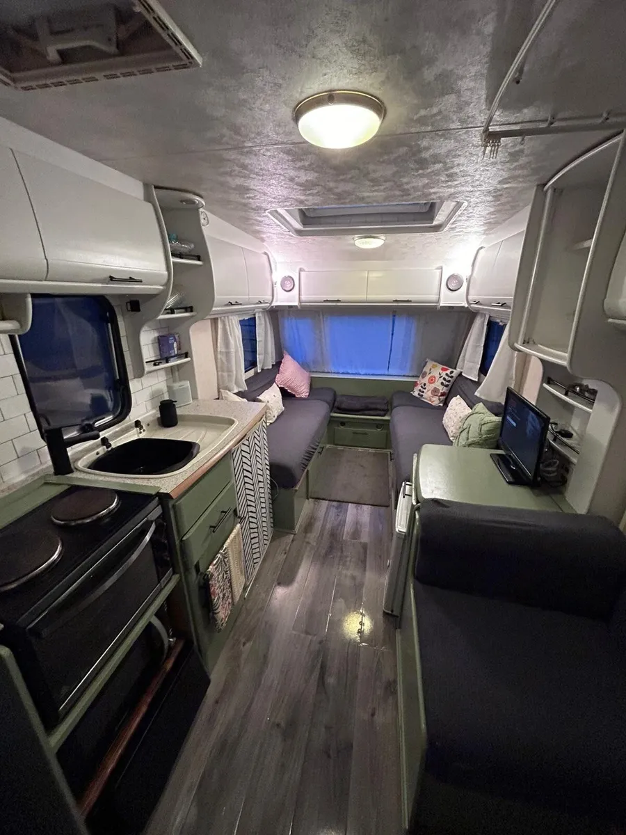Coachman Amara 520/4 - Image 3
