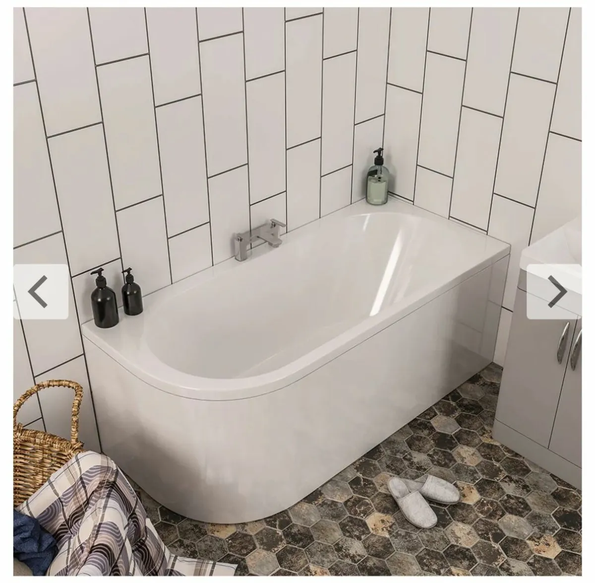 Bath 1500.  Left hand curved bath. - Image 4