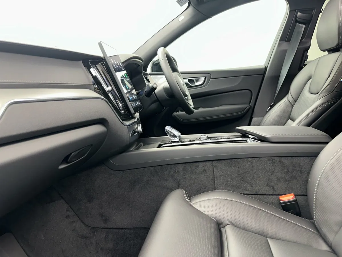 Volvo XC60 T6 Ultra BLK Edition  new Model   185 - Image 4