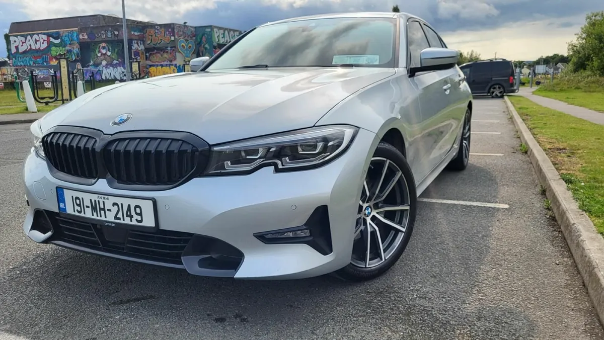 BMW 3-Series 2019 - Image 1
