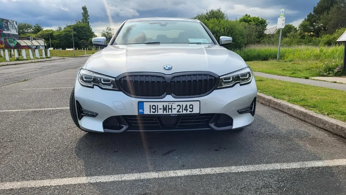 BMW 3-Series 2019 - Image 4