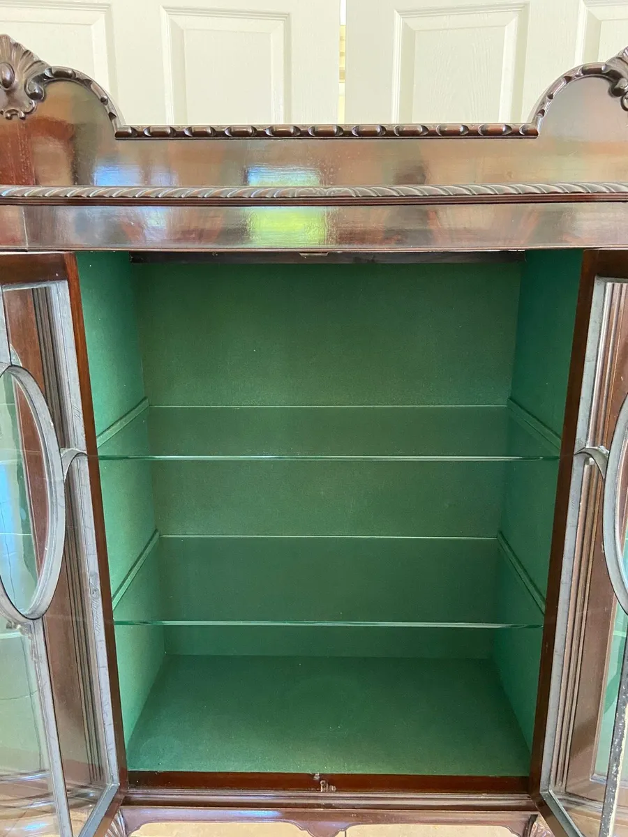 Victorian Queen Anne kidney shaped dresser - Image 3
