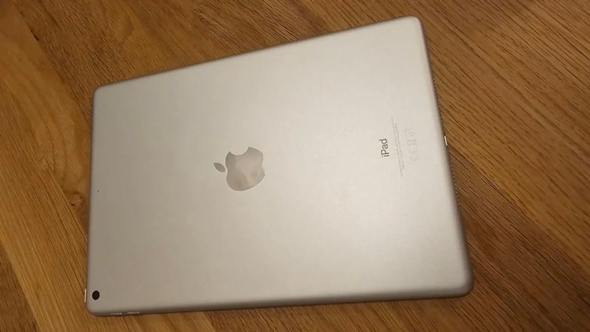 iPad 9th Gen 64GB Wi-Fi (Silver) As New, Boxed - Image 2