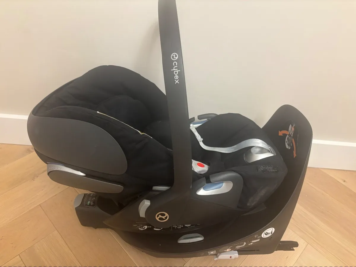 Cybex Cloud Z and Rotating Isofix Base for Sale - Image 4