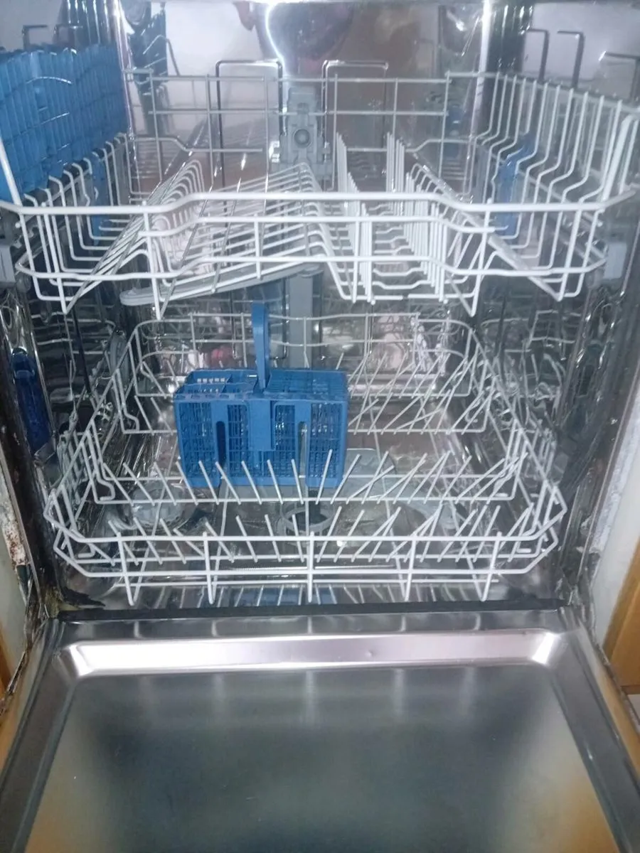 Dishwasher - Image 1