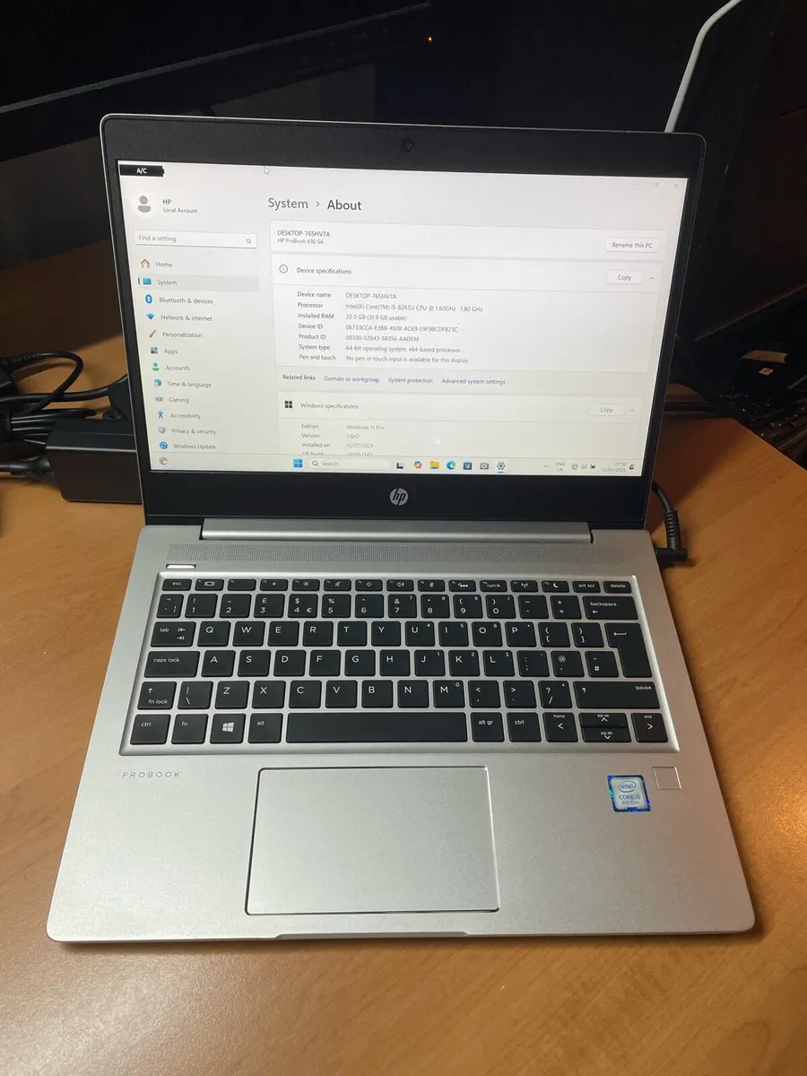 HP i5 pro 32-512-500 w11 - Image 1