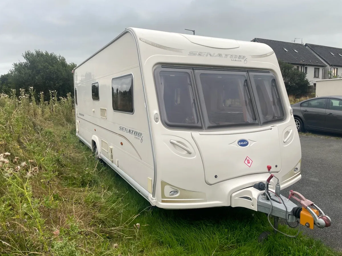 Bailey senator 4 berth fixed bed 2008 S6 - Image 2