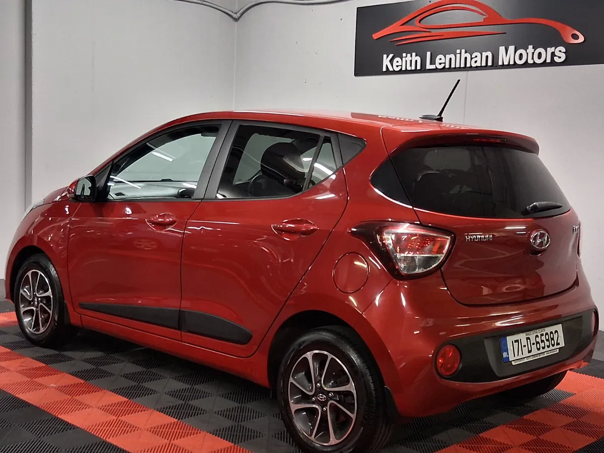 2017 Hyundai i10 **1.0 PREMIUM** - Image 4