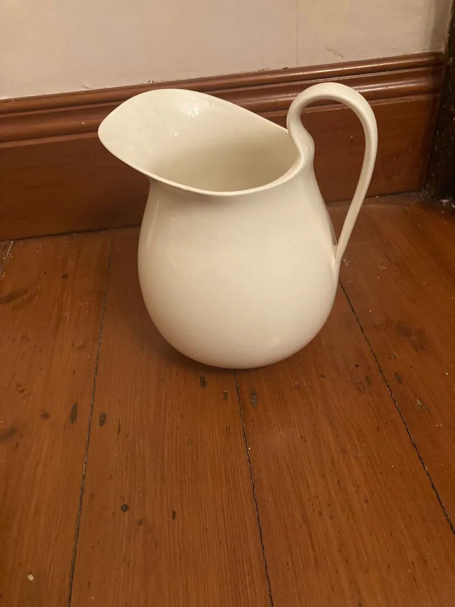 Wash bowl and jug - Image 1