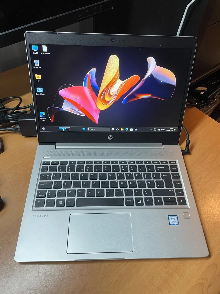 Hp laptop i5 pro 16gb ram 512 ssd win 11 pro - Image 1