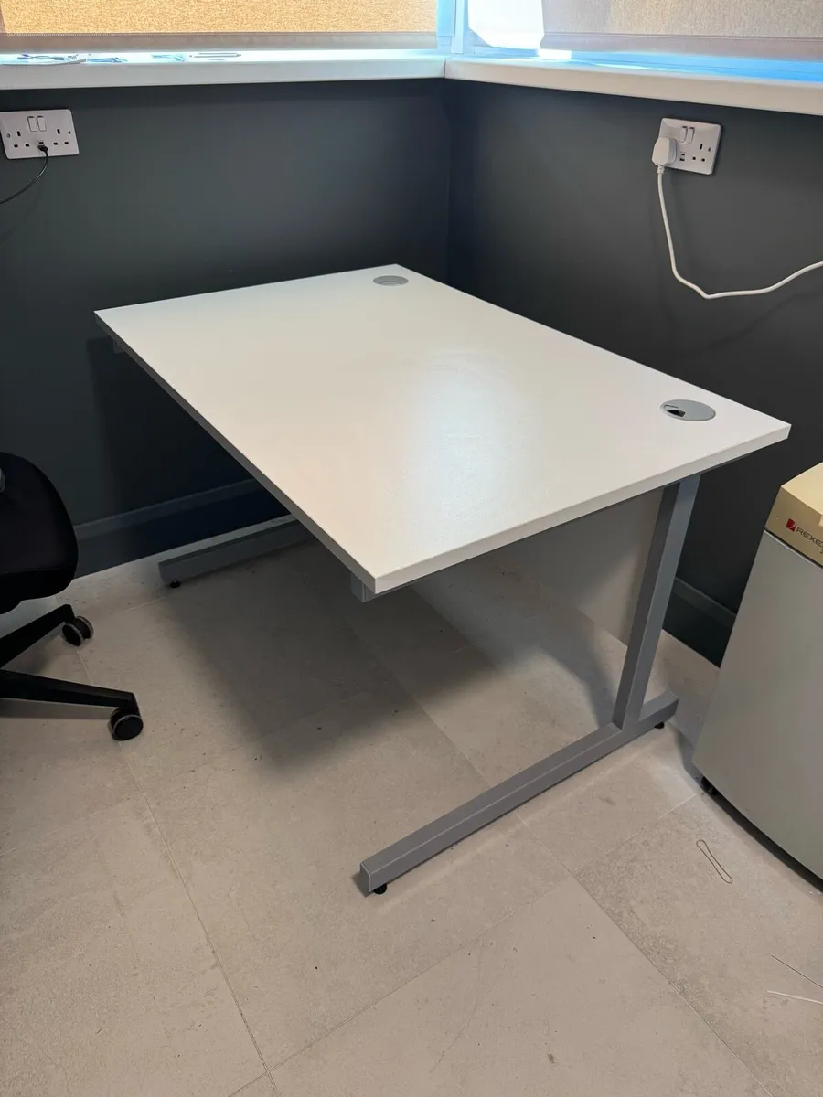 Office Desk - Image 1