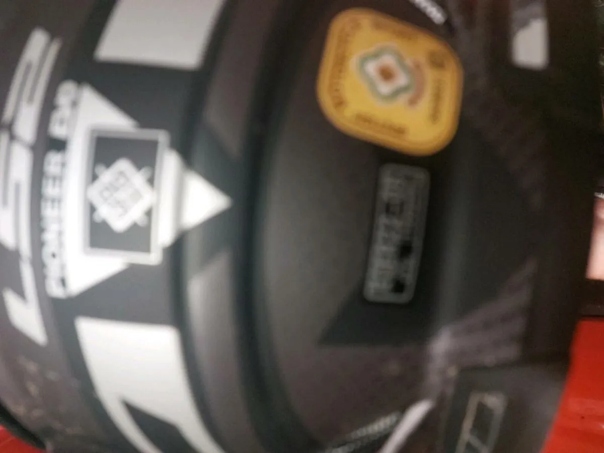 Ls2 pioneer evo helmet - Image 2