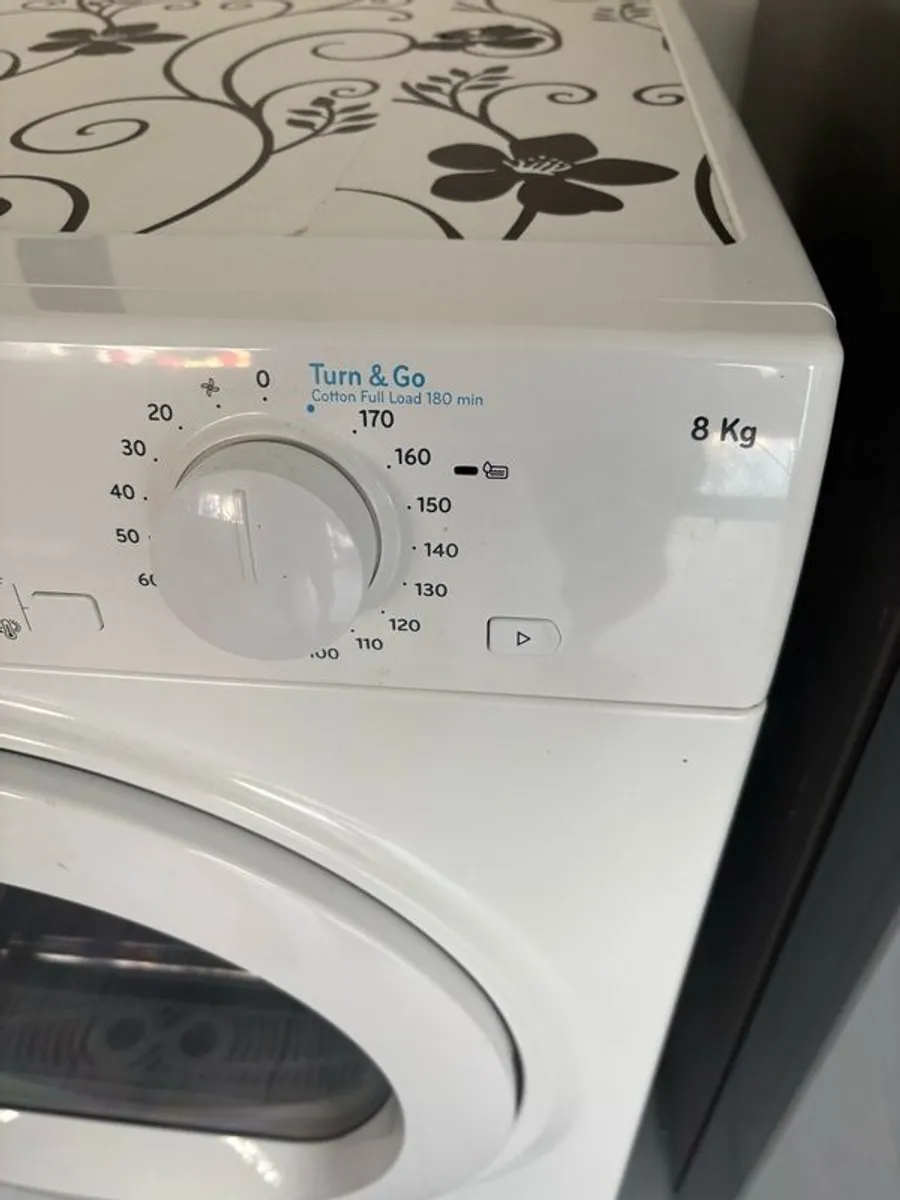 INDESIT 8 kg condenser dryer - Image 2