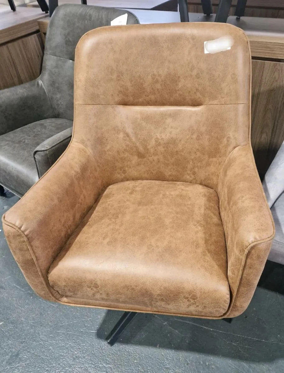 New Felicia swivel chair (RRP €250)