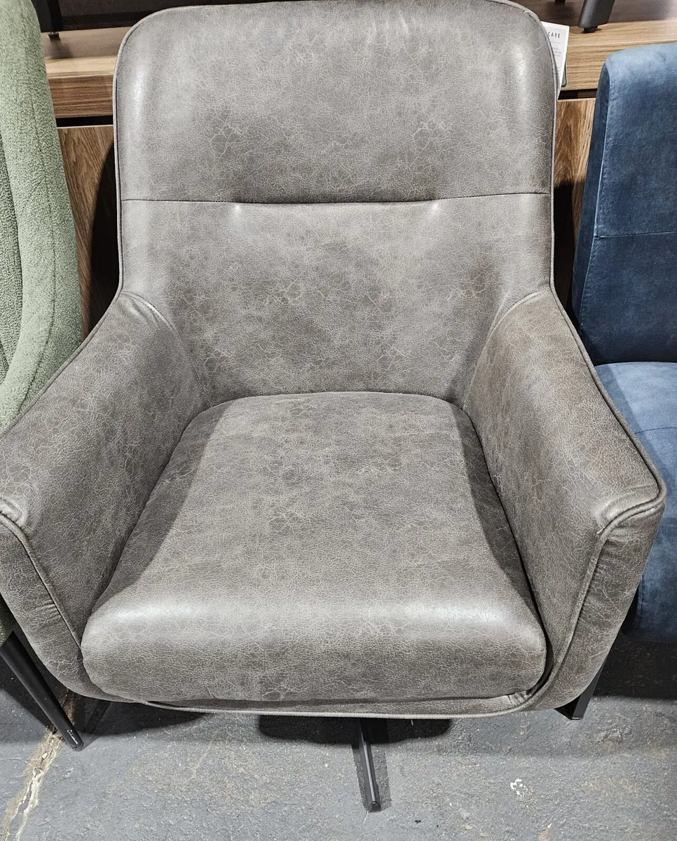 New Felicia swivel chair (RRP €250)