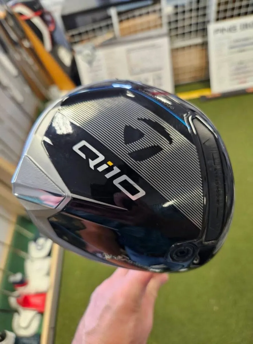 Like New Taylormade Qi10 Driver - Image 1