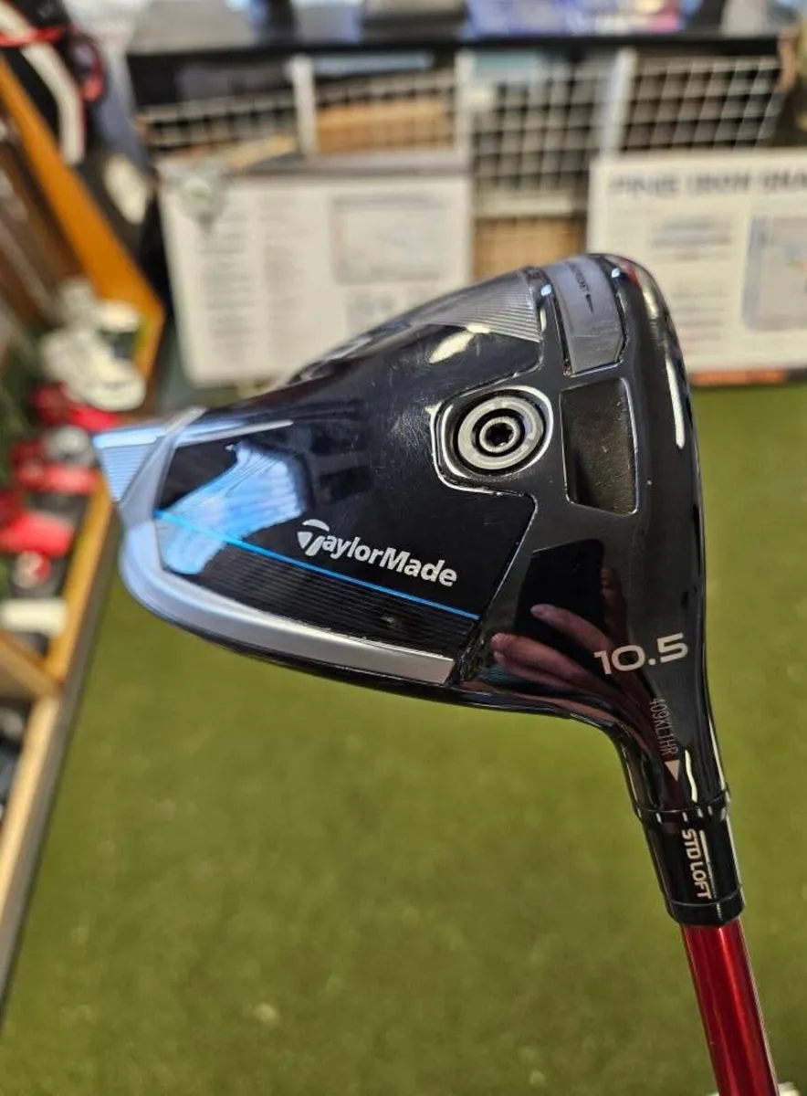 Like New Taylormade Qi10 Driver - Image 2