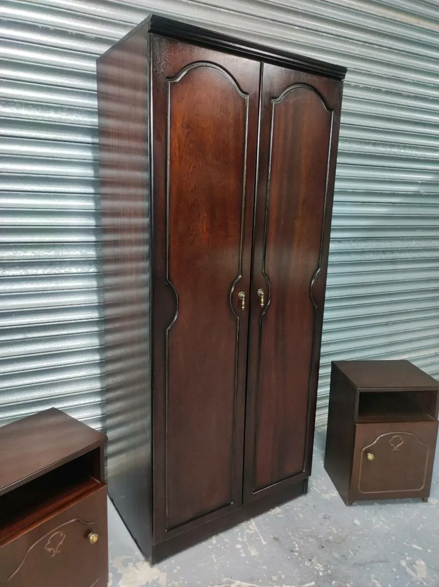Solid Mahogany bedroom set *delivery - Image 2