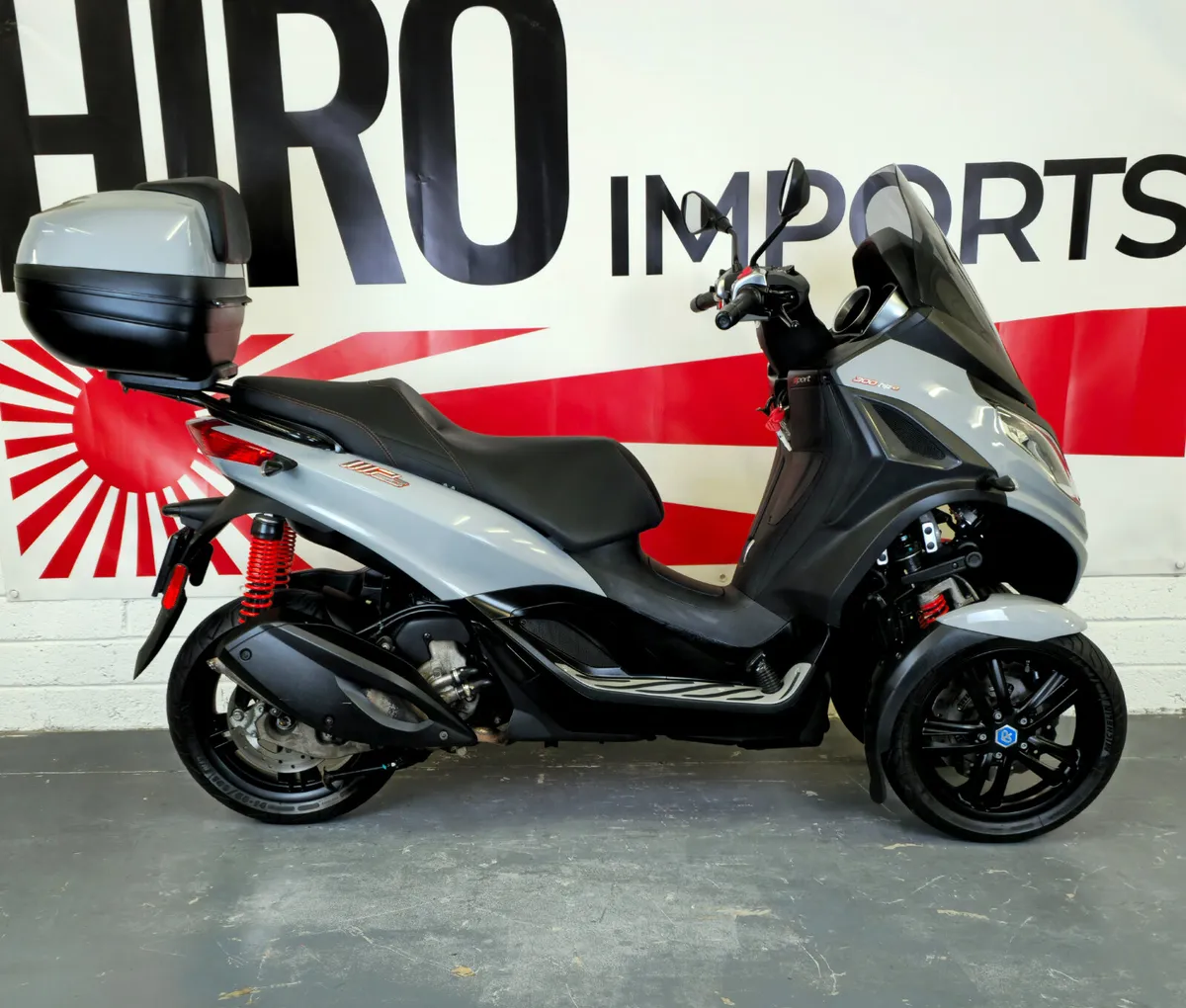 192 Piaggio MP3 - Image 1
