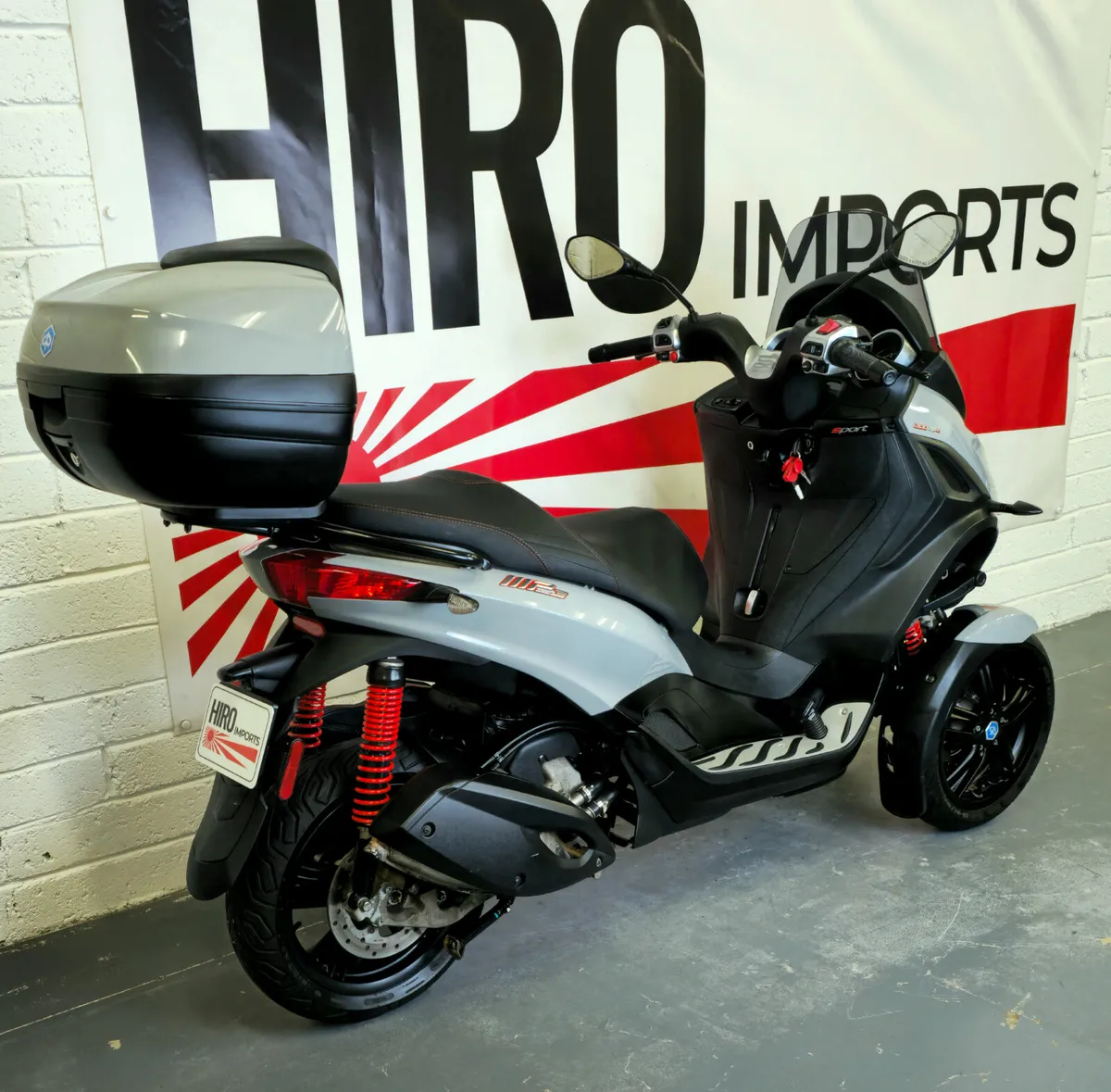 192 Piaggio MP3 - Image 2