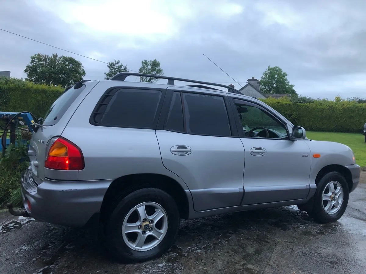 Hyundai Santa Fe - Image 2