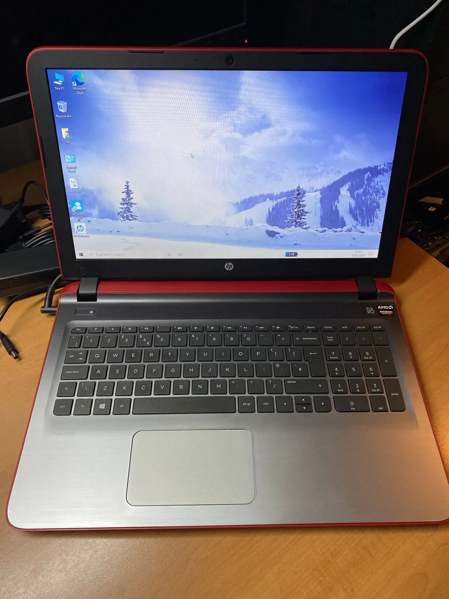 Hp laptop 8gb 1 TB hdd win 10 - Image 1