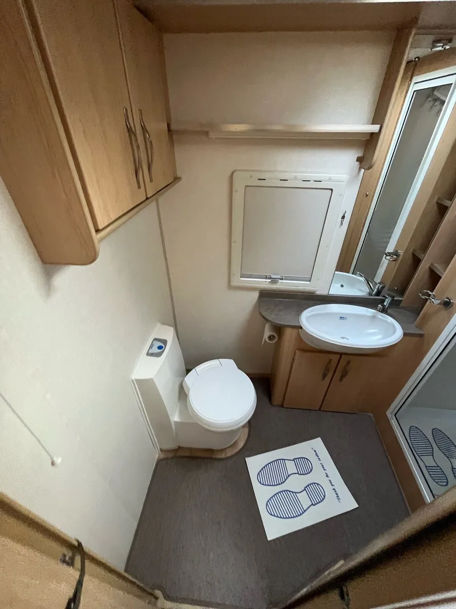 Coachman  Pastiche 560/4 lux edition - Image 2