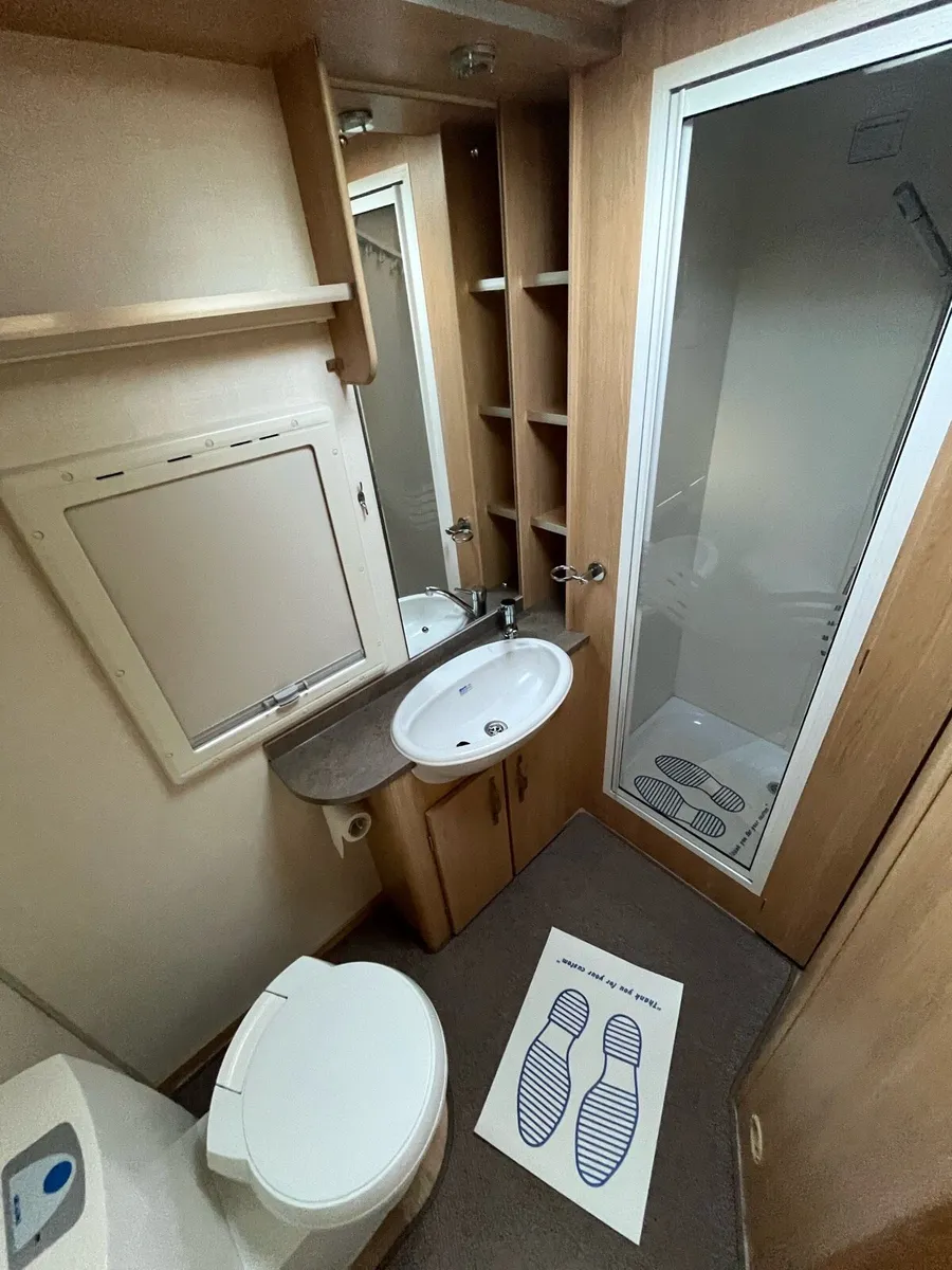 Coachman  Pastiche 560/4 lux edition - Image 3
