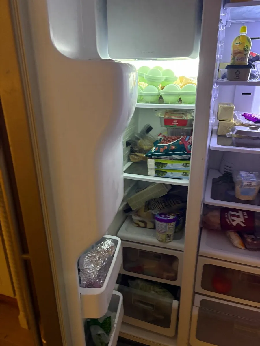 Samsung American Fridge Freezer - Image 4