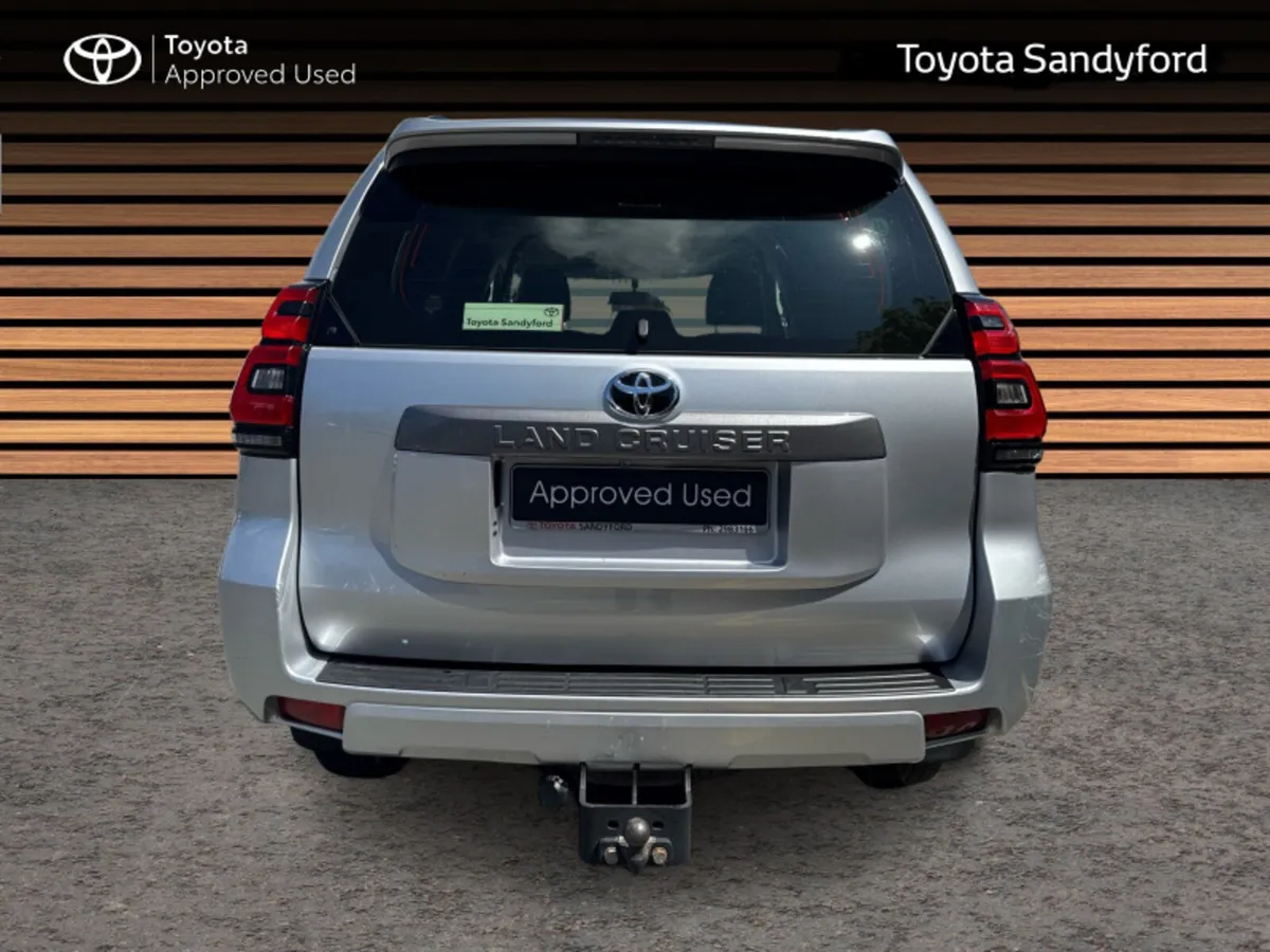 Toyota Land Cruiser LWB COMMERCIAL AUTO // LEATHER - Image 4