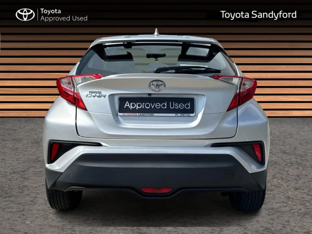 Toyota C-HR 1.2T LUNA + FULL BLACK LEATHER // REAR - Image 4