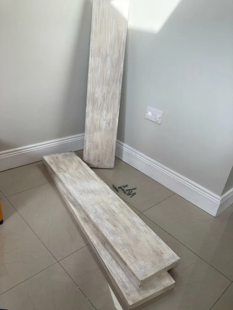Floating shelves