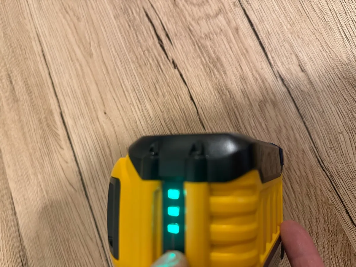 Dewalt 9ah battery - Image 2