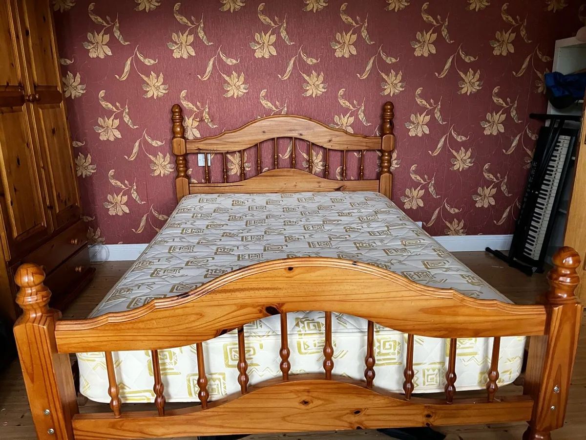 Bed - Image 1